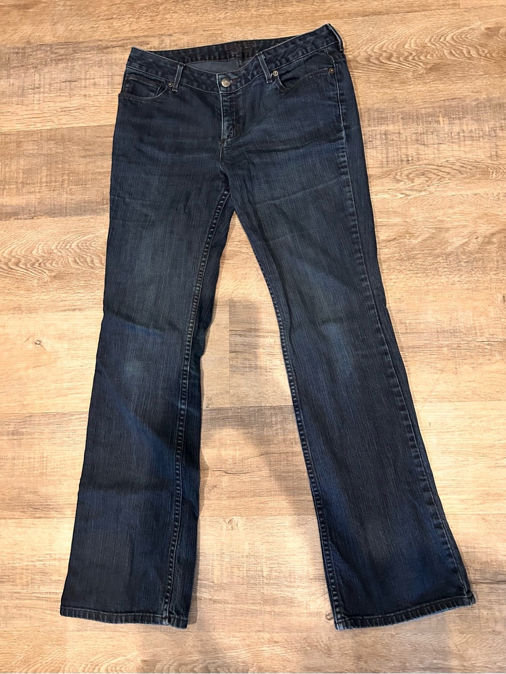 Vera Wang Dark Blue Boot Cut Women’s Jeans. Size 8